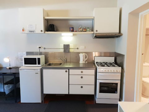 Stirling Apartments - Studio 1 - Accommodation Brisbane 1
