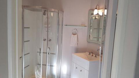 Stirling Apartments - Studio 1 - Accommodation Brisbane 3