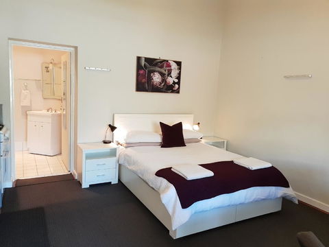 Stirling Apartments - Studio 1 - Accommodation Brisbane 0
