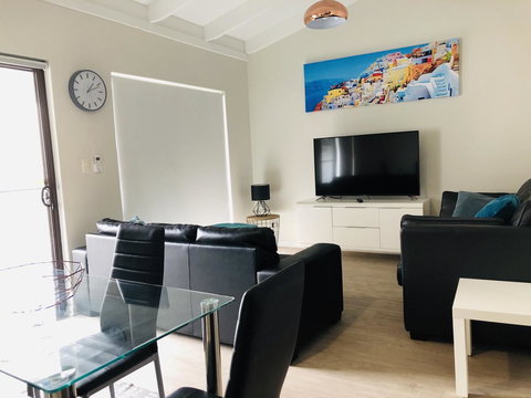 West Beach Lagoon 218 - Outstanding Value! - Accommodation Brisbane 1