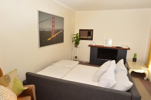 Midgard Cottage - Great Location & Close To Airport - Accommodation Brisbane 12