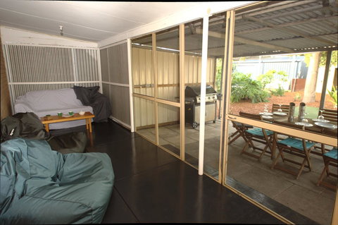 Midgard Cottage - Great Location & Close To Airport - Accommodation Brisbane 24
