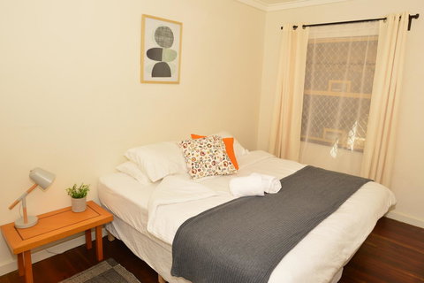 Midgard Cottage - Great Location & Close To Airport - Accommodation Brisbane 13
