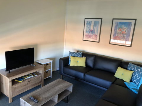 West Beach Lagoon 114 â€“ Ocean Views - Accommodation Brisbane 3