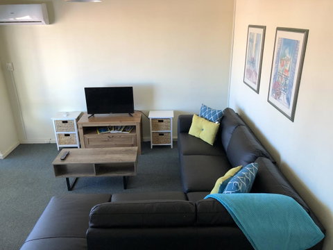 West Beach Lagoon 114 â€“ Ocean Views - Accommodation Brisbane 2