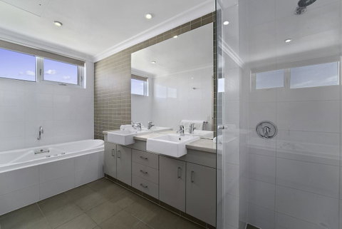 Luxury Suite Bunbury - Accommodation Brisbane 11