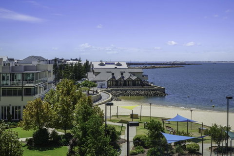 Luxury Suite Bunbury - Accommodation Brisbane 0