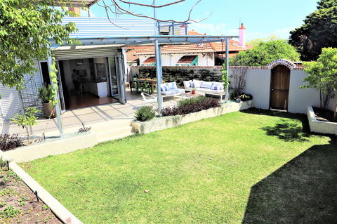 Fremantle Heritage Home For You To Enjoy! - Accommodation Brisbane 13