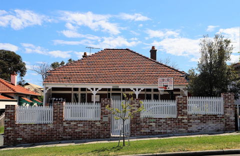 Fremantle Heritage Home For You To Enjoy! - Accommodation Brisbane 0