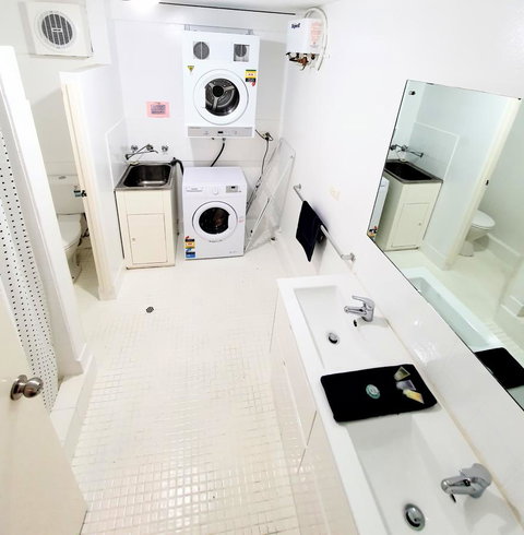 West Beach Lagoon 107 - Great Value - Accommodation Brisbane 9