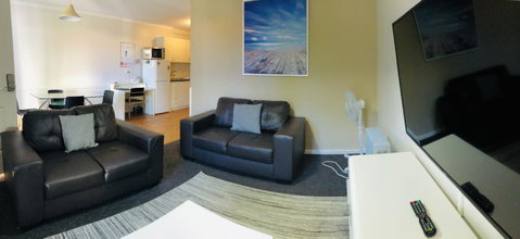 West Beach Lagoon 107 - Great Value - Accommodation Brisbane 5