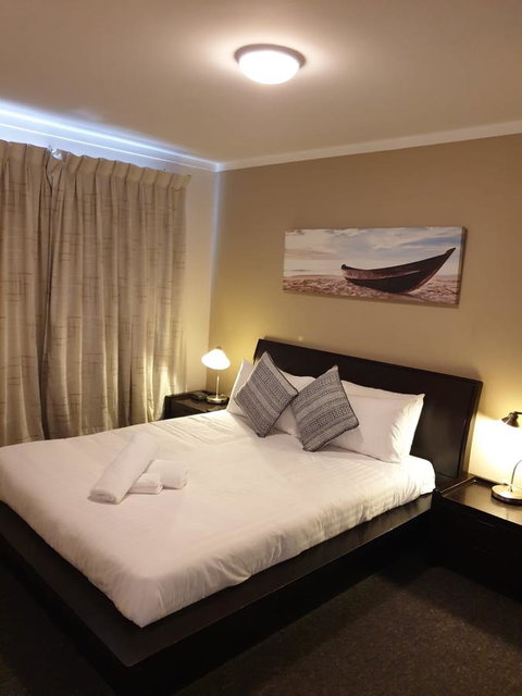 West Beach Lagoon 107 - Great Value - Accommodation Brisbane 3