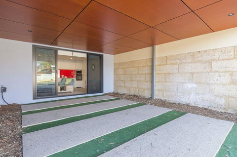 Sunset Place Apartments - Accommodation Brisbane 32