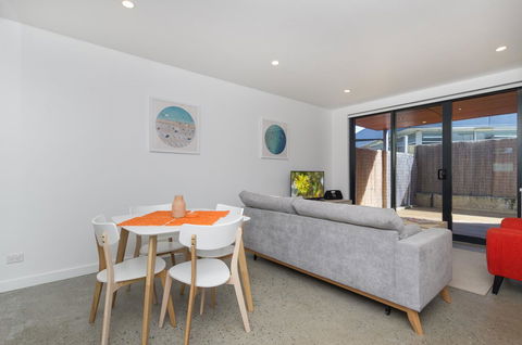 Sunset Place Apartments - Accommodation Brisbane 9