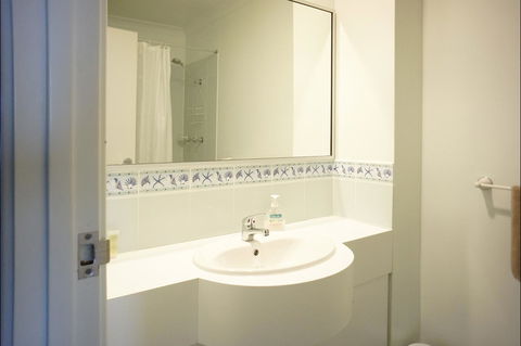 Oceanside 8 - Accommodation Brisbane 12