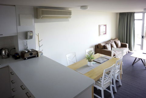 Oceanside 8 - Accommodation Brisbane 7