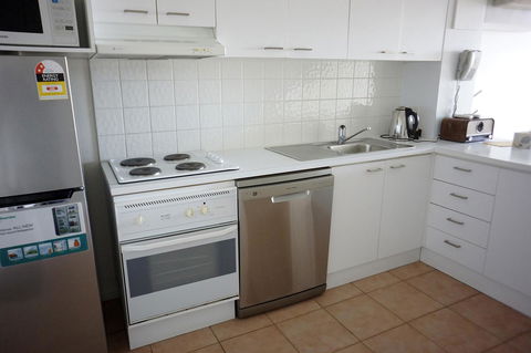 Oceanside 8 - Accommodation Brisbane 6