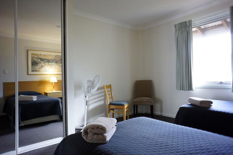 Oceanside 8 - Accommodation Brisbane 9
