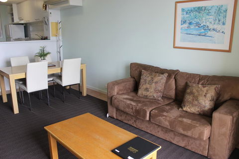 Oceanside 8 - Accommodation Brisbane 4