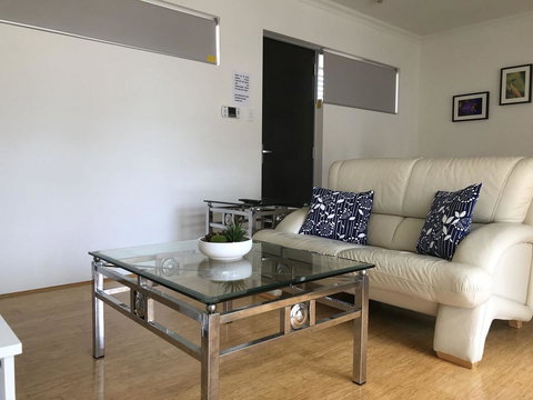 Gerring Court With Free 1 Car Bay Parking - Accommodation Brisbane 14