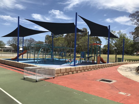 Gerring Court With Free 1 Car Bay Parking - Accommodation Brisbane 21