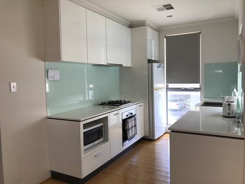 Gerring Court With Free 1 Car Bay Parking - Accommodation Brisbane 8