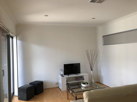 Gerring Court With Free 1 Car Bay Parking - Accommodation Brisbane 13