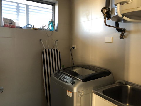 Gerring Court With Free 1 Car Bay Parking - Accommodation Brisbane 16