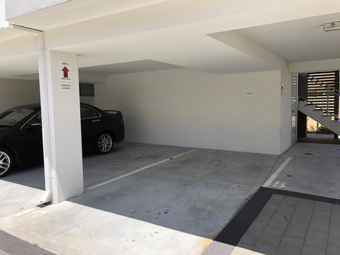 Gerring Court With Free 1 Car Bay Parking - Accommodation Brisbane 18