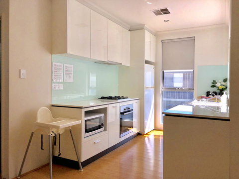 Gerring Court With Free 1 Car Bay Parking - Accommodation Brisbane 9