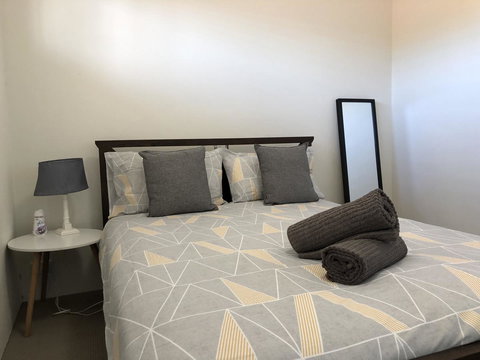 Gerring Court With Free 1 Car Bay Parking - Accommodation Brisbane 5