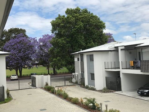 Gerring Court With Free 1 Car Bay Parking - Accommodation Brisbane 19