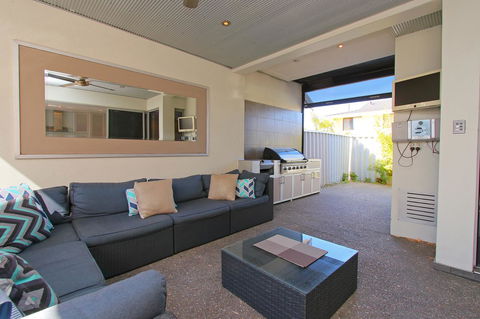 Ambar Villa Between City And Freo - Accommodation Brisbane 1