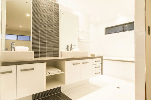 Ambar Villa Between City And Freo - Accommodation Brisbane 25