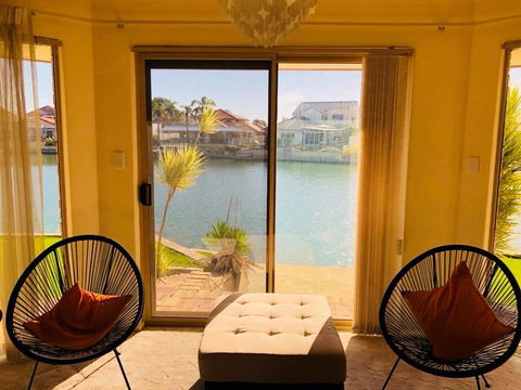 LA ANCHOR ON THE CANALS (MANDURAH) - Accommodation Brisbane 3