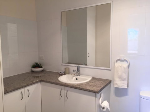 The Royal Dolphin Bed & Breakfast Safety Bay - Accommodation Brisbane 31