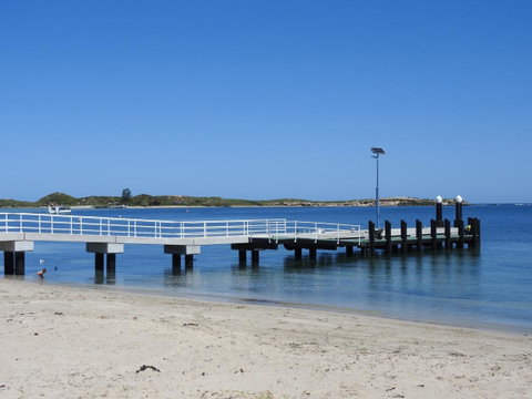 The Royal Dolphin Bed & Breakfast Safety Bay - Accommodation Brisbane 11