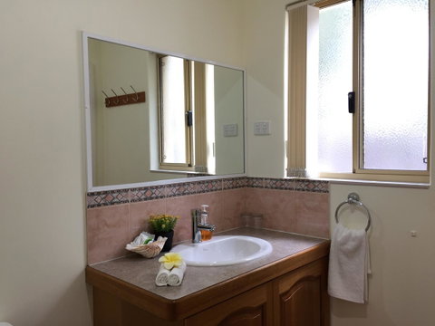 The Royal Dolphin Bed & Breakfast Safety Bay - Accommodation Brisbane 20