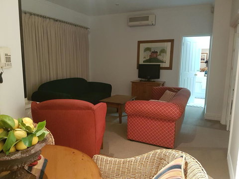 Two Sisters Chalets - Accommodation Brisbane 12