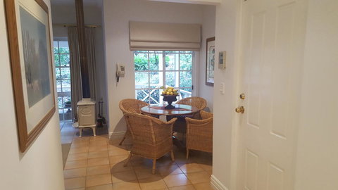 Two Sisters Chalets - Accommodation Brisbane 9