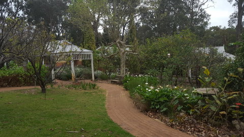 Two Sisters Chalets - Accommodation Brisbane 14