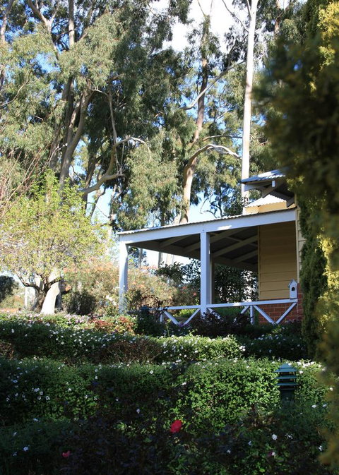 Two Sisters Chalets - Accommodation Brisbane 23