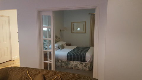 Two Sisters Chalets - Accommodation Brisbane 7