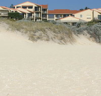 Scarborough  Absolutely Beachfront - Accommodation Brisbane