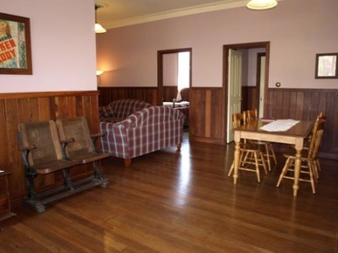 Pemberton Old Picture Theatre Holiday Apartments - Accommodation Brisbane 30