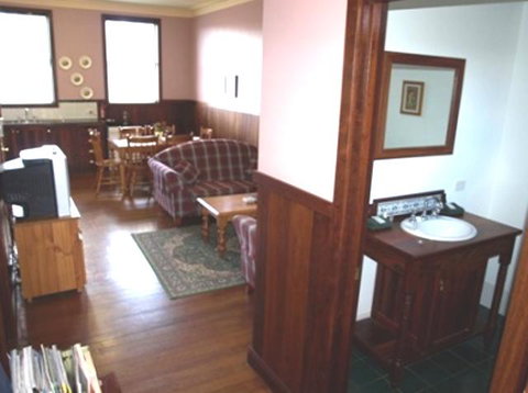 Pemberton Old Picture Theatre Holiday Apartments - Accommodation Brisbane 9