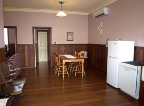 Pemberton Old Picture Theatre Holiday Apartments - Accommodation Brisbane 32