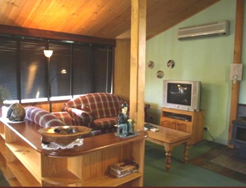 Pemberton Old Picture Theatre Holiday Apartments - Accommodation Brisbane 15