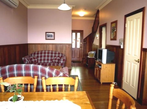Pemberton Old Picture Theatre Holiday Apartments - Accommodation Brisbane 5