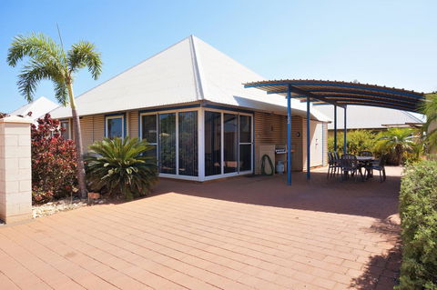 Osprey Holiday Village Unit 122 2 Bedroom - Accommodation Brisbane 0